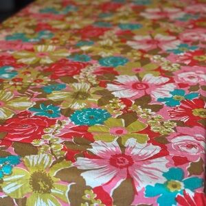 Vintage Floral Patterned Fabric/Table Cloth o